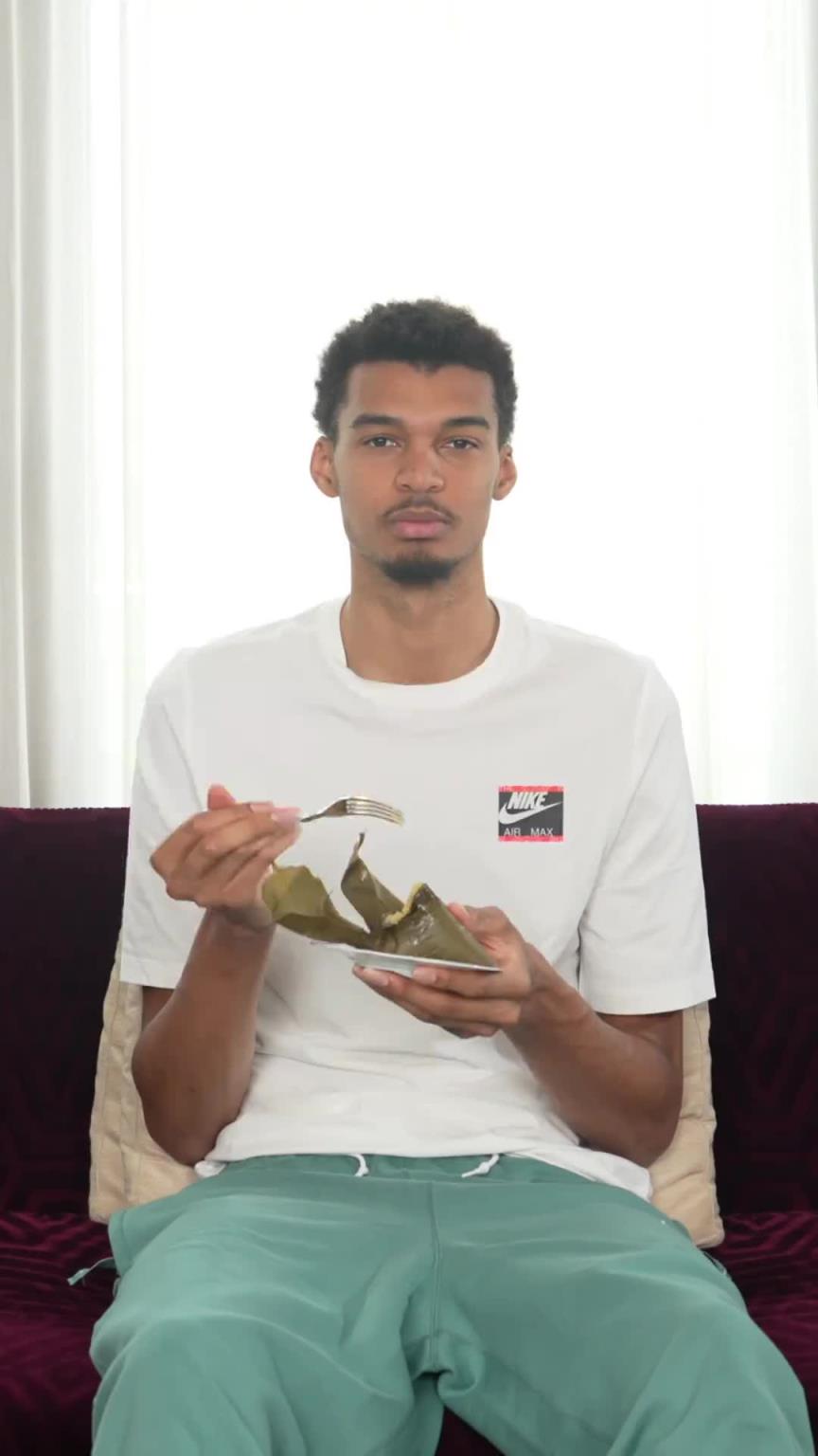 文班亚马用中文祝吧友端午节安康 粽子一吃根本停不下来